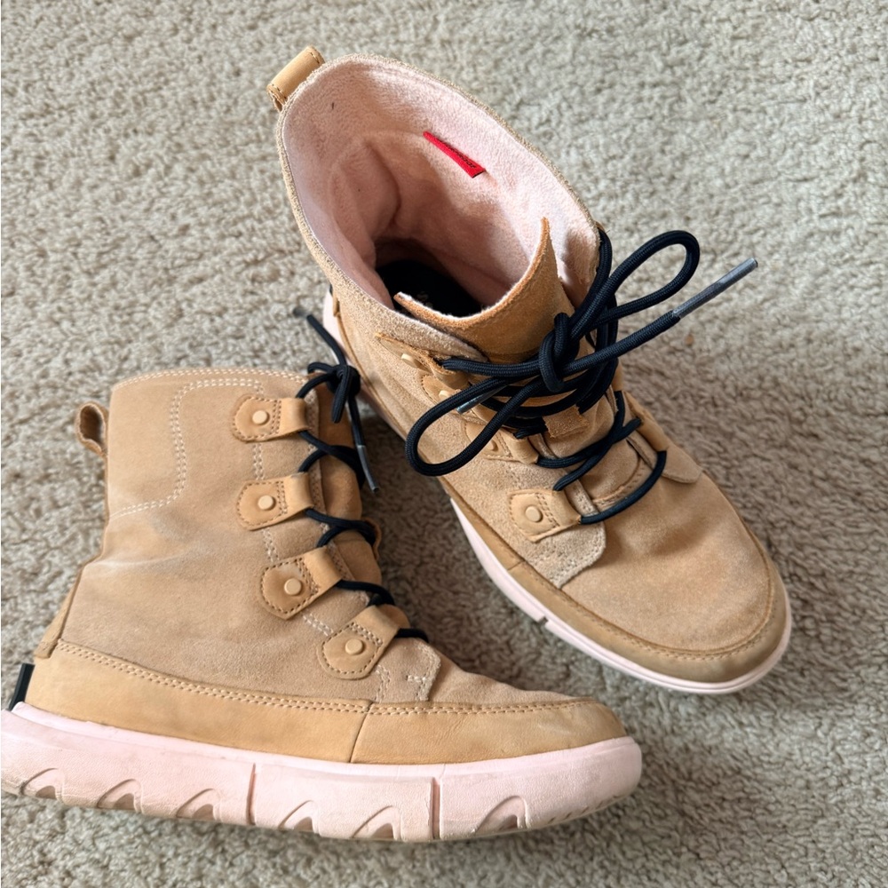 Sorel Tan Winter Boots with Black Laces